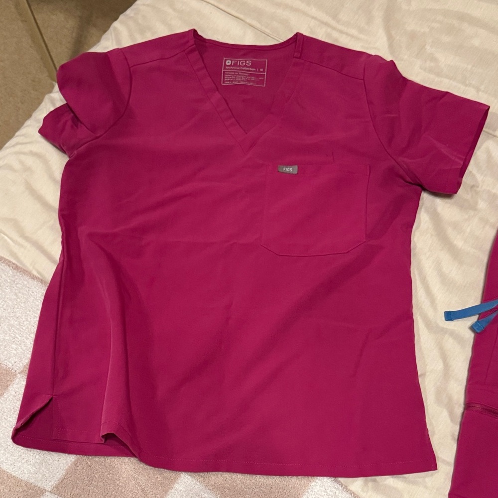 Figs Magenta V-Neck Scrub Top